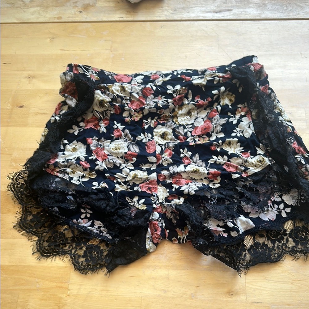Floral Lace Trim Shorts